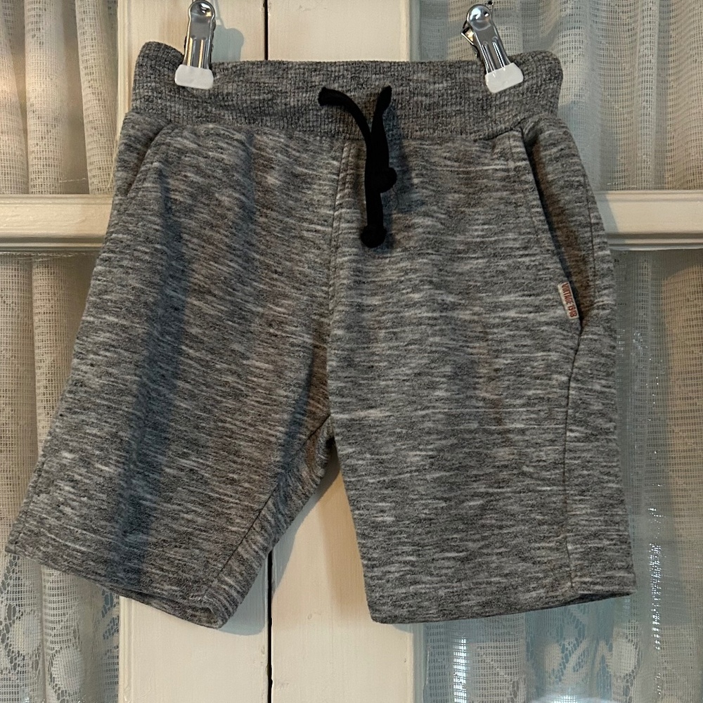 😉Bundle Days😉Weatherproof Vintage 1948 Boys Gray White Shorts Sweats Material